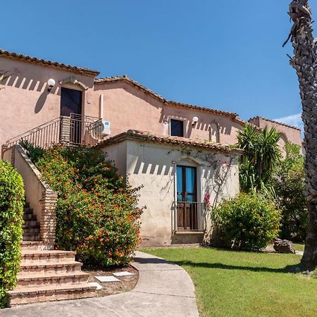 Apartments In Residence With Swimming Pool In Santa Margherita Di Pula, 250 Meters From The Sea Exteriér fotografie