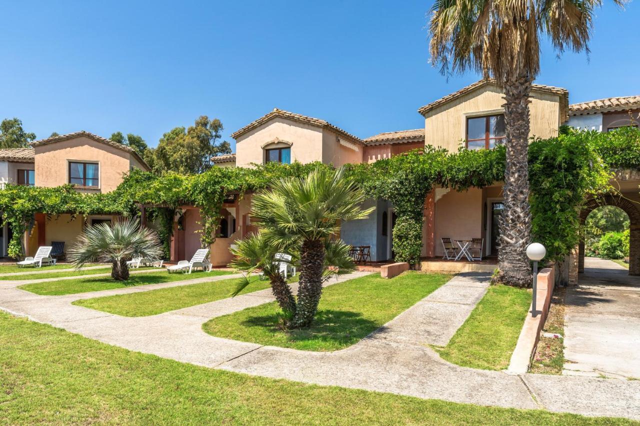 Apartments In Residence With Swimming Pool In Santa Margherita Di Pula, 250 Meters From The Sea Exteriér fotografie