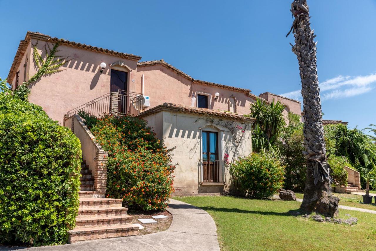 Apartments In Residence With Swimming Pool In Santa Margherita Di Pula, 250 Meters From The Sea Exteriér fotografie